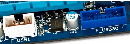 חיבור USB-3.0 על גבי לוח האם